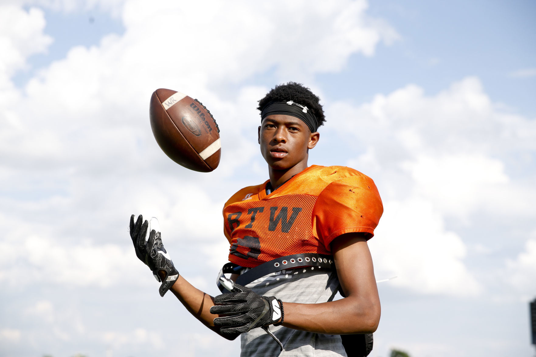 Booker T. Washington (Tulsa) wide receiver JJ (Javian) Hester